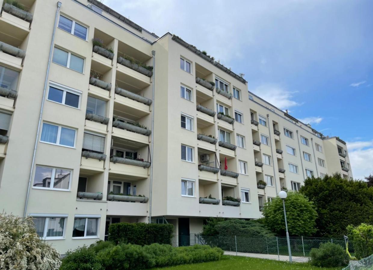 Schone Wohnung Mit Dachterrasse Wina Bagian luar foto